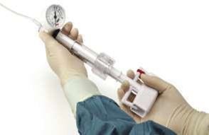 Représentation de la seringue avec dispositif de gonflage basixCOMPAK.